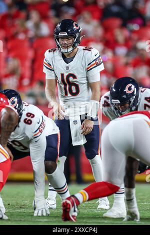 22. August 2024: Chicago Bears Quarterback Austin Reed (16) während eines Vorsaisonspiels gegen die Chicago Bears im GEHA Field im Arrowhead Stadium in Kansas City, MO. David Smith/CSM Stockfoto