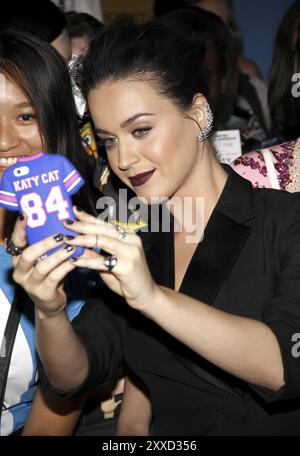 Katy Perry bei der Weltpremiere von Katy Perry: The Prismatic World Tour von EPIX am 26. März 2015 im Ace Hotel Theater in Los Angeles, USA. C Stockfoto