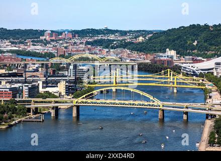 Brücken über den Allegheny River in Pittsburgh, Pennsylvania Stockfoto