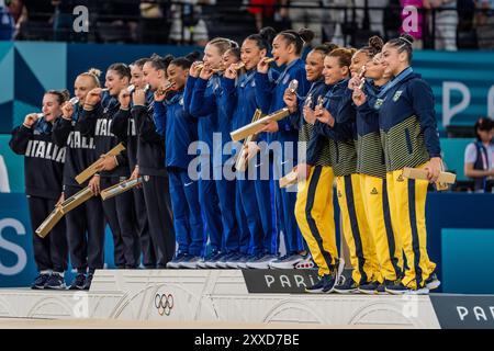 Gold-Medaillengewinner des USA Women's Gymnatics Teams All Around L-R Simone Biles, Jade Carey, Jordan Chiles, Sunisa Lee Hezly Rivera an der Seite des L- Teams Ita Stockfoto