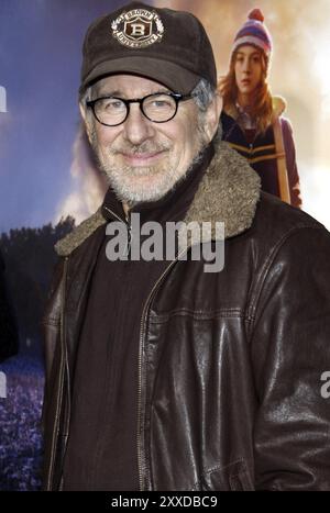 HOLLYWOOD, KALIFORNIEN, 7. DEZEMBER 2009: Steven Spielberg bei der Premiere von „The Lovely Bones“ in Los Angeles im Grauman's Chinese Theater in Hollywoo Stockfoto