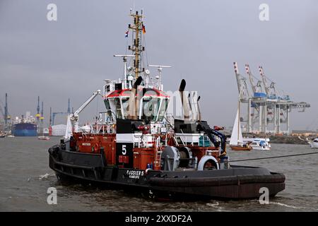 Schlepper Bugsier 5 beim Hamburger Hafengeburtstag, Tug Bugsier 5 zum Geburtstag des Hamburger Hafens, Deutschland, Europa Stockfoto