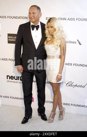 John Demsey und Nicki Minaj bei der alljährlichen Elton John AIDS Foundation Academy Awards 21. im Pacific Design Center in West Holly Stockfoto