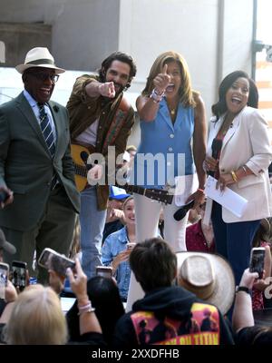 23. August 2024, New York, New York, Vereinigte Staaten: Al Roker, Thomas Rhett, Hoda Kotb und Sheinelle Jones besuchen das Thomas Rhett Konzert bei der Today Show 2024 Citi Concert Series am Rockefeller Plaza in New York. August 2024. (Credit Image: © Photo Image Press via ZUMA Press Wire) NUR REDAKTIONELLE VERWENDUNG! Nicht für kommerzielle ZWECKE! Stockfoto