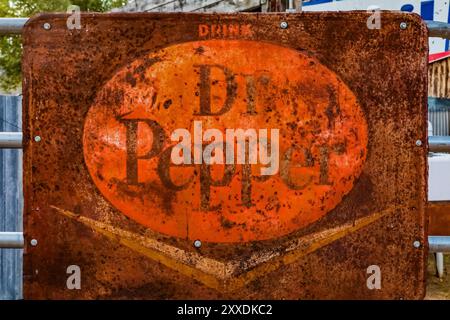 Antikes Dr. Pepper-Schild im Hackberry General Store entlang der Historic Route 66, Hackberry, Arizona, USA [keine Freigabe der Immobilie; nur redaktionelle Lizenzierung] Stockfoto