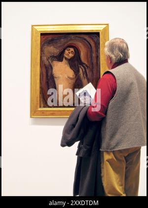 Bei der MoMA-Ausstellung „Madonna“ von Edward Munch. Öl auf Leinwand. Im Besitz von Steven A. Cowen. Stockfoto