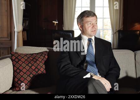 Die sogenannte Fellowship, hochkarätige Politiker, die sich Jesus Christus widmen, versammeln sich auf dem Gelände der Fellowship „The Cedars“ in Arlington, Virginia. Der norwegische Premierminister Kjell Magne Bondevik veranstaltet einen Empfang in der norwegischen Botschaft. Stockfoto