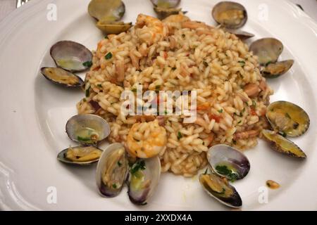 Italienische Küche: Risotto mit Meeresfrüchten in Amalfi, Italien Stockfoto