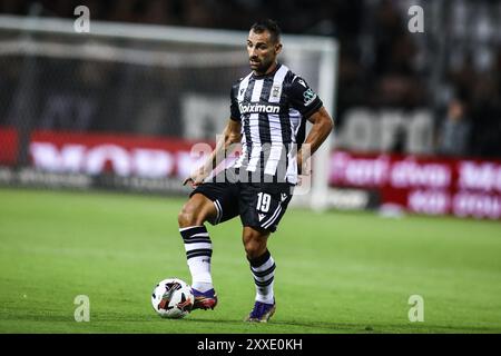 Thessaloniki, Griechenland. August 2024. PAOK-Spieler Jonny Otto in Aktion während eines Europa League Playoffs zwischen PAOK FC und Shamrock Rovers. PAOK gewann das Spiel mit 4:0. (Kreditbild: © Giannis Papanikos/ZUMA Press Wire) NUR REDAKTIONELLE VERWENDUNG! Nicht für kommerzielle ZWECKE! Stockfoto