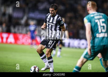 Thessaloniki, Griechenland. August 2024. PAOK's Magomed Ozdoev in Aktion während eines Europa League Playoffs zwischen PAOK FC und Shamrock Rovers. PAOK gewann das Spiel mit 4:0. (Kreditbild: © Giannis Papanikos/ZUMA Press Wire) NUR REDAKTIONELLE VERWENDUNG! Nicht für kommerzielle ZWECKE! Stockfoto