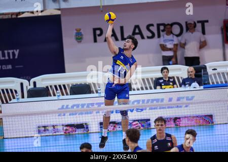 Tommaso Barotto (Italia U20) während Cisterna Volley vs Italy U20, Volleyball Test Match in Cisterna Latina, Italien, 23. August 2024 Credit: Independent Photo Agency Srl/Alamy Live News Stockfoto