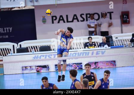 Tommaso Barotto (Italia U20) während Cisterna Volley vs Italy U20, Volleyball Test Match in Cisterna Latina, Italien, 23. August 2024 Credit: Independent Photo Agency Srl/Alamy Live News Stockfoto