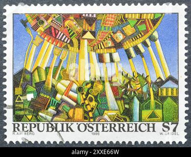 Gestempelte Briefmarke von Österreich, die Gemälde Kraftwerk von Reinhard Artberg (*1955), Moderne Kunst, um 1996 zeigt. Stockfoto