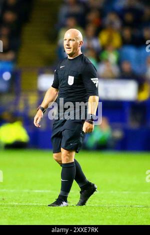 Hillsborough Stadium, Sheffield, England - 24. August 2024 Schiedsrichter Simon Hooper - während des Spiels Sheffield Wednesday gegen Leeds United, EFL Championship, 2024/25, Hillsborough Stadium, Sheffield, England - 24. August 2024 Credit: Arthur Haigh/WhiteRosePhotos/Alamy Live News Stockfoto