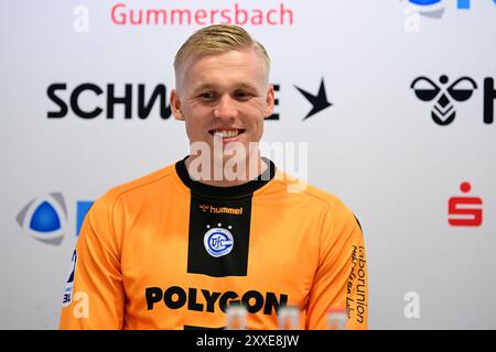 Neuzugang beim VfL Gummersbach #16 Bertram Obling (VfL Gummersbach 16) in der Pressekonferenz zur Mannschaftsvorstellung der Spielzeit 2024/25 DAIKIN Handball Bundesliga, 1 Bundesliga, VfL Gummersbach, Mannschaftspraesentation Spielzeit 2024/2025, Schwalbe Arena Gummersbach, 23.08.2024 Foto: Eibner-Pressefoto/Jürgen Augst Stockfoto