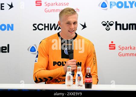 Gummersbach, Deutschland. August 2024. Neuzugang beim VfL Gummersbach #16 Bertram Obling (VfL Gummersbach 16) in der Pressekonferenz zur Mannschaftsvorstellung der Spielzeit 2024/25 DAIKIN Handball Bundesliga, 1 Bundesliga, VfL Gummersbach, Mannschaftspraesentation Spielzeit 2024/2025, Schwalbe Arena Gummersbach, 23.08.2024 Foto: Eibner-Pressefoto/Jürgen Augst Credit: dpa/Alamy Live News Stockfoto