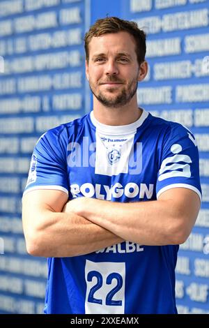 Gummersbach, Deutschland. August 2024. Porträt Kentin Mahe (VfL Gumersbach 22) DAIKIN Handball Bundesliga, 1 Bundesliga, VfL Gummersbach, Mannschaftspraesentation Spielzeit 2024/2025, Schwalbe Arena Gummersbach, 23.08.2024 Foto: Eibner-Pressefoto/Jürgen Augst Credit: dpa/Alamy Live News Stockfoto