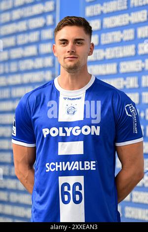 Gummersbach, Deutschland. August 2024. Porträt Stepan Zeman (VfL Gummersbach 66) DAIKIN Handball Bundesliga, 1 Bundesliga, VfL Gummersbach, Mannschaftspraesentation Spielzeit 2024/2025, Schwalbe Arena Gummersbach, 23.08.2024 Foto: Eibner-Pressefoto/Jürgen Augst Credit: dpa/Alamy Live News Stockfoto