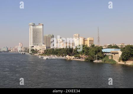Kairos Stadtbild mit berühmten Gebäuden am nil Stockfoto