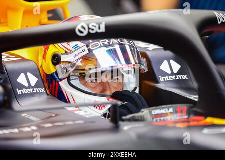 Zandvoort, Niederlande. August 2024. PEREZ Sergio (mex), Red Bull Racing RB20, Porträt während des Formel 1 Heineken Dutch Grand Prix 2024, 15. Runde der Formel 1 Weltmeisterschaft 2024 vom 23. Bis 25. August 2024 auf dem Circuit Zandvoort, in Zandvoort, Niederlande Credit: Independent Photo Agency/Alamy Live News Stockfoto
