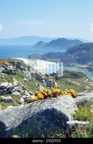 Übersicht. Cies Inseln, Atlantic Islands National Park, Provinz Pontevedra, Galicien, Spanien. Stockfoto