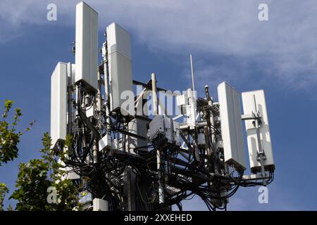 Handymast in Angmering, West Sussex, 2024 Stockfoto
