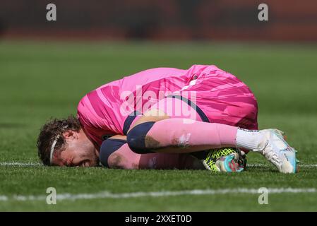 Rumpf, Großbritannien. August 2024. Lukas Jensen von Millwall klopft beim Sky Bet Championship Match Hull City gegen Millwall im MKM Stadium, Hull, Großbritannien, 24. August 2024 (Foto: Alfie Cosgrove/News Images) in Hull, Großbritannien am 24. August 2024. (Foto: Alfie Cosgrove/News Images/SIPA USA) Credit: SIPA USA/Alamy Live News Stockfoto