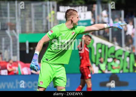 Muenster, Deutschland. 24th Aug, 2024. GER, Preussen Muenster gegen 1.FC Kaiserslautern, Fussball, 2.Liga, 3. Spieltag, Spielzeit 2024/2025, 24.08.2024 Julian Krahl (1.FC Kaiserslautern,#1) DFL REGULATIONS PROHIBIT ANY USE OF PHOTOGRAPHS AS IMAGE SEQUENCES AND/OR QUASI-VIDEO Foto: Eibner-Pressefoto/ Frank Zeising Credit: dpa/Alamy Live News Stock Photo