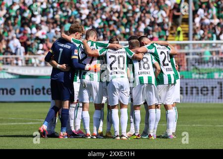 Münster, Deutschland. August 2024. Deutschland, Preussen Münster gegen 1.FC Kaiserslautern, Fussball, 2.Liga, 3. Spieltag, Spielzeit 2024/2025, 24.08.2024 Preussen Münster DFL-VORSCHRIFTEN VERBIETEN JEDE VERWENDUNG VON FOTOGRAFIEN ALS BILDSEQUENZEN UND/ODER QUASI-VIDEO Foto: Eibner-Pressefoto/ Frank Zeising Credit: dpa/Alamy Live News Stockfoto