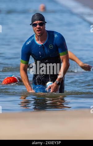 Teilnehmer, die am Schwimmlauf von Clevedons teilnehmen Stockfoto