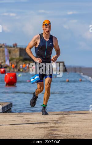 Teilnehmer, die am Schwimmlauf von Clevedons teilnehmen Stockfoto