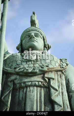 Denkmal à la Renaissance de Valenciennes. Sculpteur Alphonse Terroir. Athéna (Valenciennes = Athènes du Nord). Sur la Haute stèle s'appuient un sidéru Stockfoto