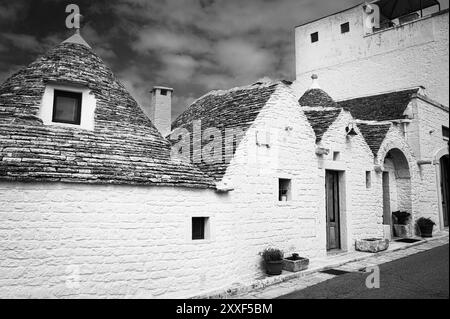 Typische Häuser namens Trulli von Alberobello. Alberobello, Bari, Apulien, Italien, Europa. Stockfoto