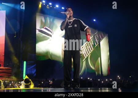 23. August 2024, Mexiko-Stadt, Ciudad de Mexico, Mexiko: Der mexikanische Sänger Natanael Cano tritt während seines â€˜Tumbado Tourâ€™ im GNP Seguros Stadium auf. (Kreditbild: © Ismael Rosas/OKULARIS via ZUMA Press Wire) NUR REDAKTIONELLE VERWENDUNG! Nicht für kommerzielle ZWECKE! Stockfoto