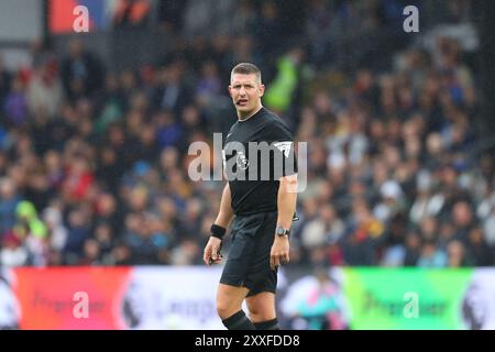 Selhurst Park, Selhurst, London, Großbritannien. August 2024. Premier League Football, Crystal Palace gegen West Ham United; Schiedsrichter Robert Jones Credit: Action Plus Sports/Alamy Live News Stockfoto