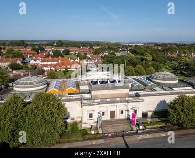Luftaufnahme der Lady Lever Art Gallery im englischen Dorf Port Sunlight, Wirral, England Stockfoto