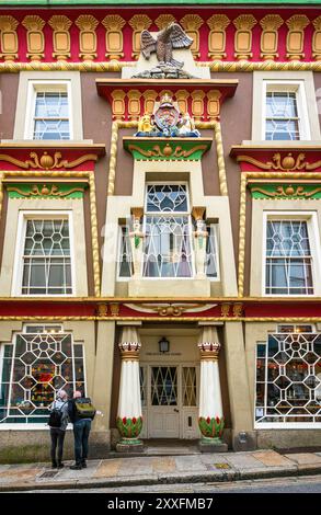 Das Ägyptische Haus (1835) ist ein denkmalgeschütztes Gebäude im ägyptischen Revival-Stil. Chapel Street, Penzance, Cornwall, England, Großbritannien. Stockfoto