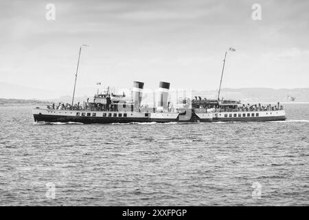 Das Waverley-Paddeldampfer ist voll mit Touristen, die von Glasgow nach Rothesay reisen Stockfoto