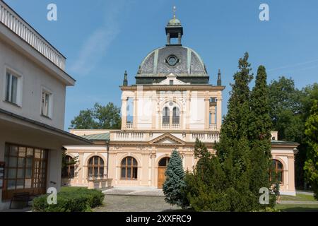 Zeremonialsaal des Neuen Jüdischen Friedhofs in Olšany Prag Tschechien Stockfoto