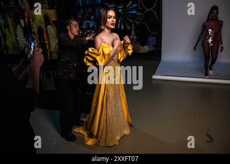 Bangkok, Thailand. August 2024. Teilnehmer der Miss International Queen, einem Transgender-Schönheitswettbewerb, in Pattaya, Thailand, am Samstag, den 24. August, 2024. (Kreditbild: © Andre Malerba/ZUMA Press Wire) NUR REDAKTIONELLE VERWENDUNG! Nicht für kommerzielle ZWECKE! Quelle: ZUMA Press, Inc./Alamy Live News Stockfoto