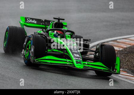 Circuit Zandvoort, Zandvoort, Niederlande. 24.August 2024; Valtteri Bottas von Finnland und Stake F1 Team kicken sauber während des Formel 1 Grand Prix von Italien. Credit: Jay Hirano/AFLO/Alamy Live News Stockfoto