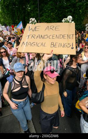 marschieren Sie auf dem London Trans+ Pride march, der sich für größere Transgender-Rechte einsetzt. Der marsch begann am Langham Place und endete Stockfoto