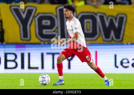 Breda, Niederlande. August 2024. BREDA, NIEDERLANDE - 24. AUGUST: Zidane Iqbal vom FC Utrecht spielt mit dem Ball während des niederländischen Eredivisie-Spiels zwischen NAC Breda und FC Utrecht im Rat Verlegh Stadion am 24. August 2024 in Breda, Niederlande. (Foto: Joris Verwijst/Orange Pictures) Credit: dpa/Alamy Live News Stockfoto