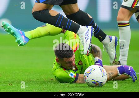 Mailand, Italien. August 2021. Wladiniro Falcone ( Lecce ) während des Fußballspiels der Serie A zwischen Inter und Lecce im San Siro Stadion in Mailand, Norditalien - Samstag, den 24. August 2024. Sport - Fußball . (Foto: Spada/Lapresse) Credit: LaPresse/Alamy Live News Stockfoto