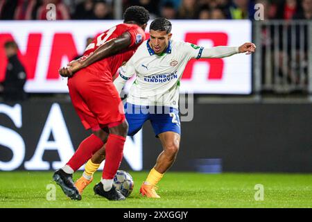 Almere, Niederlande. August 2024. ALMERE, NIEDERLANDE - 24. AUGUST: Couhaib Driouech von PSV Dribbles während des niederländischen Eredivisie-Spiels zwischen Almere City FC und PSV im Yanmar Stadion am 24. August 2024 in Almere, Niederlande. (Foto von Patrick Goosen/Orange Pictures) Credit: dpa/Alamy Live News Stockfoto