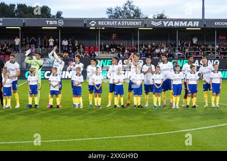 Almere, Niederlande. August 2024. ALMERE, NIEDERLANDE - 24. AUGUST: PSV-Spieler danken den Fans während des niederländischen Eredivisie-Spiels zwischen Almere City FC und PSV im Yanmar Stadion am 24. August 2024 in Almere, Niederlande. (Foto von Patrick Goosen/Orange Pictures) Credit: dpa/Alamy Live News Stockfoto