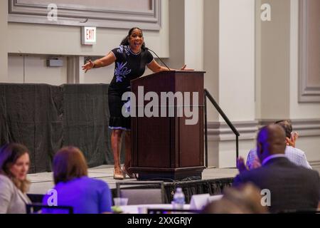 Chicago, USA. August 2024. Juliana Stratton spricht bei einem Frühstück der Delegation der Michigan Democratic Party während der Democratic National Convention in Chicago, Illinois, am 19. August 2024. (Foto: Andrew Roth/SIPA USA) Credit: SIPA USA/Alamy Live News Stockfoto