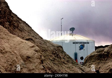 Mit der Hoffnung, dass eines Tages eine bemannte Expedition zum Mars geschickt werden könnte, hat die Mars Society das Mars Desert Research Center in der Wüste nahe der kleinen Stadt Hanksville im Süden Utahs eingerichtet. Stockfoto