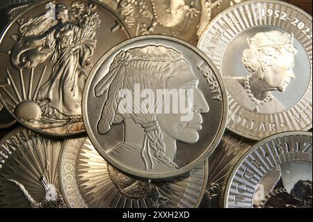 United States Pure Silver Bullion mit Indianer. Investitionen in Silber. Stockfoto