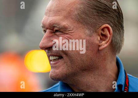 Zandvoort, Niederlande, 24. August 2024, Jos Verstappen, Vater von Max Verstappen, Teilnahme am Qualifying, Runde 15 der Formel-1-Meisterschaft 2024. Quelle: Michael Potts/Alamy Live News Stockfoto